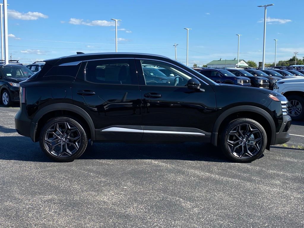 New 2025 Nissan Kicks SR image 3