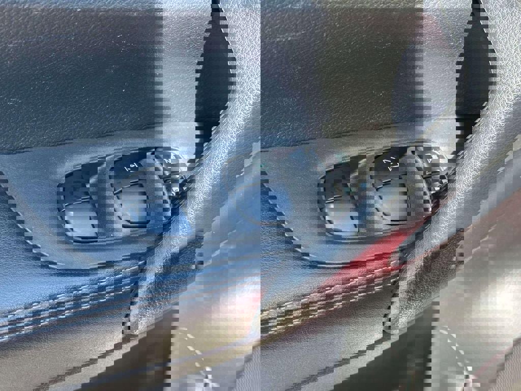 Used 2022 Nissan Rogue Sport SV image 17