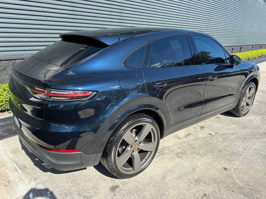 Certified 2023 Porsche Cayenne Platinum Edition image 9