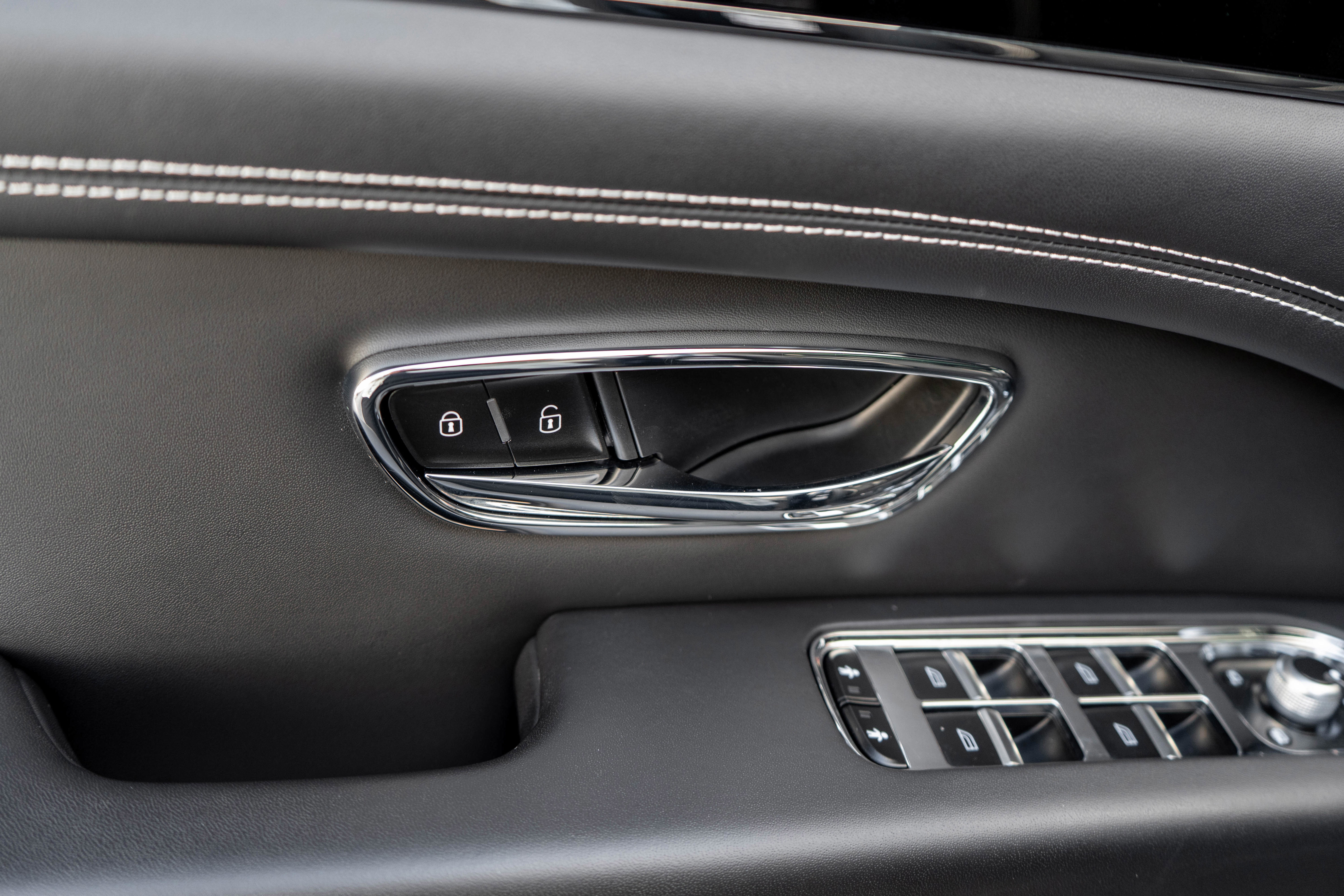 Used 2022 Bentley Bentayga image 13