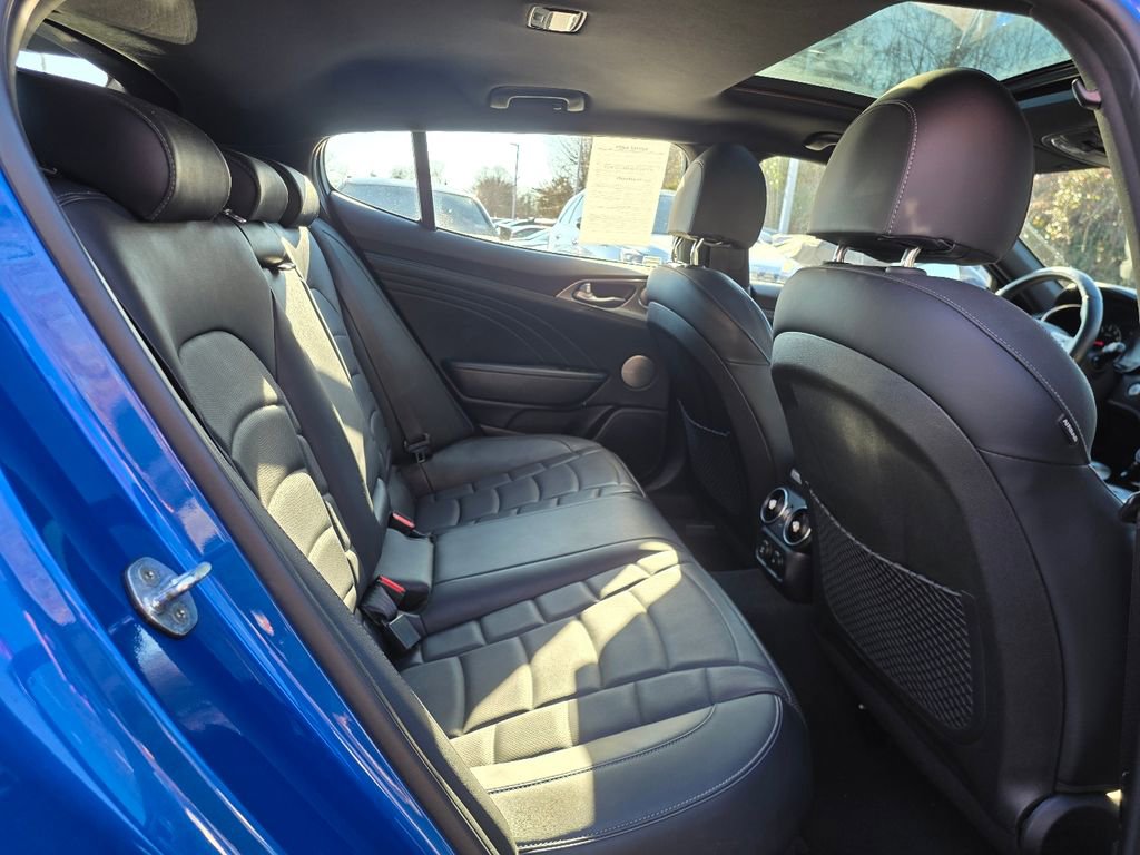 Used 2023 Kia Stinger GT2 image 31