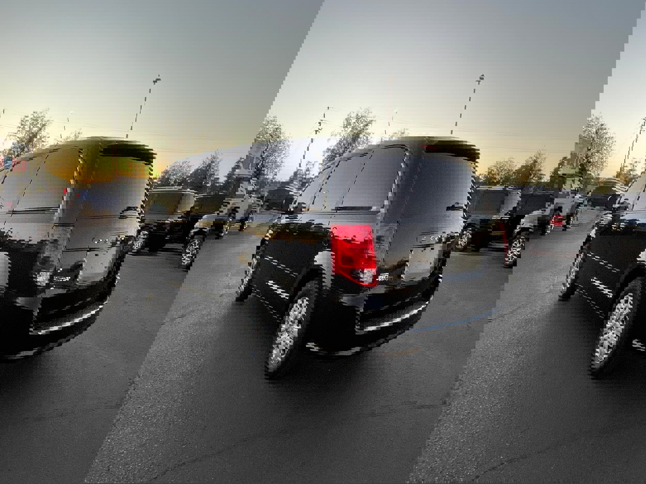 Used 2015 Dodge Grand Caravan SE w/ Quick Order Package 29E SE image 3