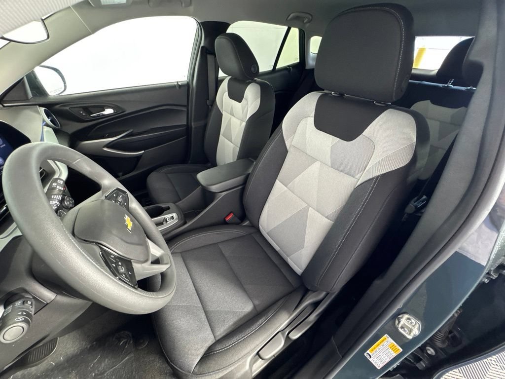 New 2026 Chevrolet Trax LS w/ LS Convenience Package FWD image 21