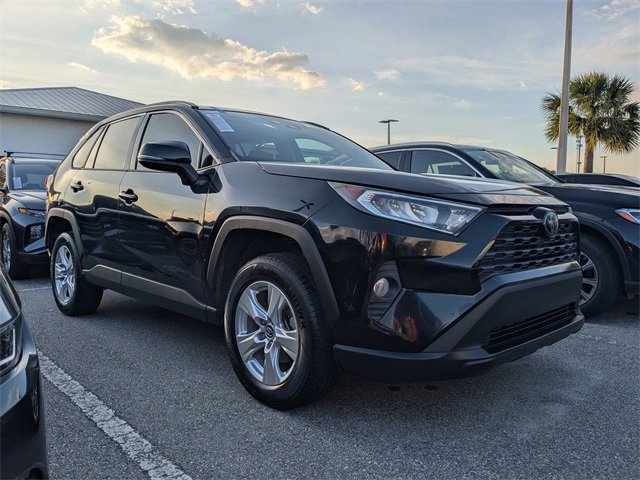 Used 2020 Toyota RAV4 XLE image 1