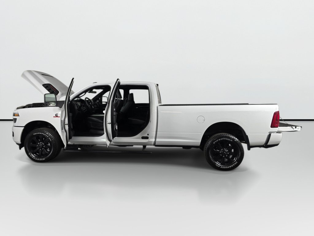 New 2026 RAM 2500 Laramie AWD/4WD image 11