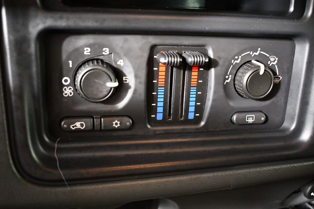 Used 2005 GMC Sierra 2500 SLE image 26