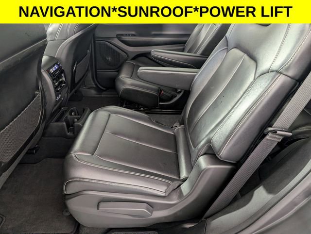 Used 2024 Jeep Grand Cherokee L Limited w/ Luxury Tech Group II image 27