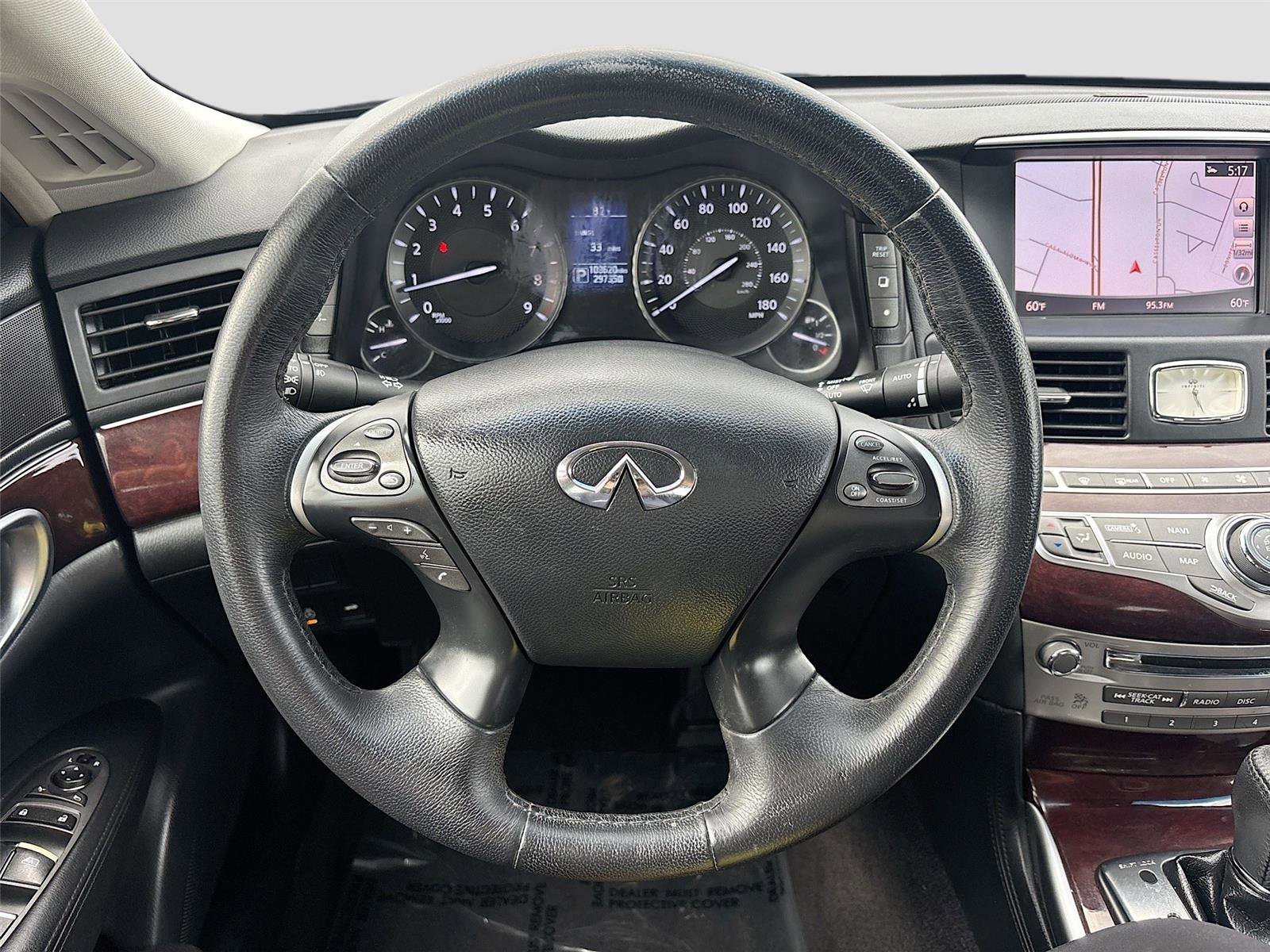 Used 2018 INFINITI Q70 Luxe image 12