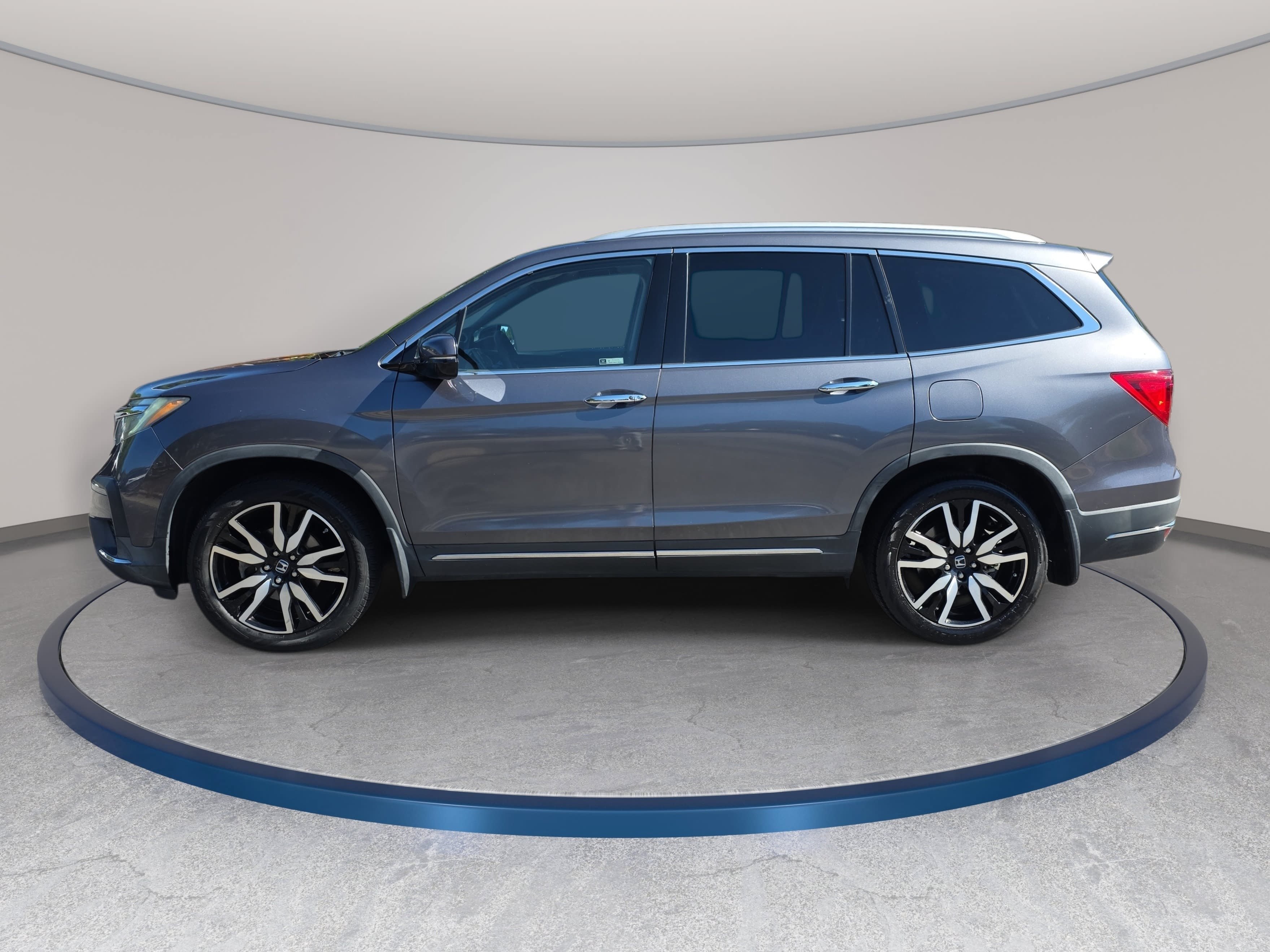 Used 2019 Honda Pilot Touring image 8