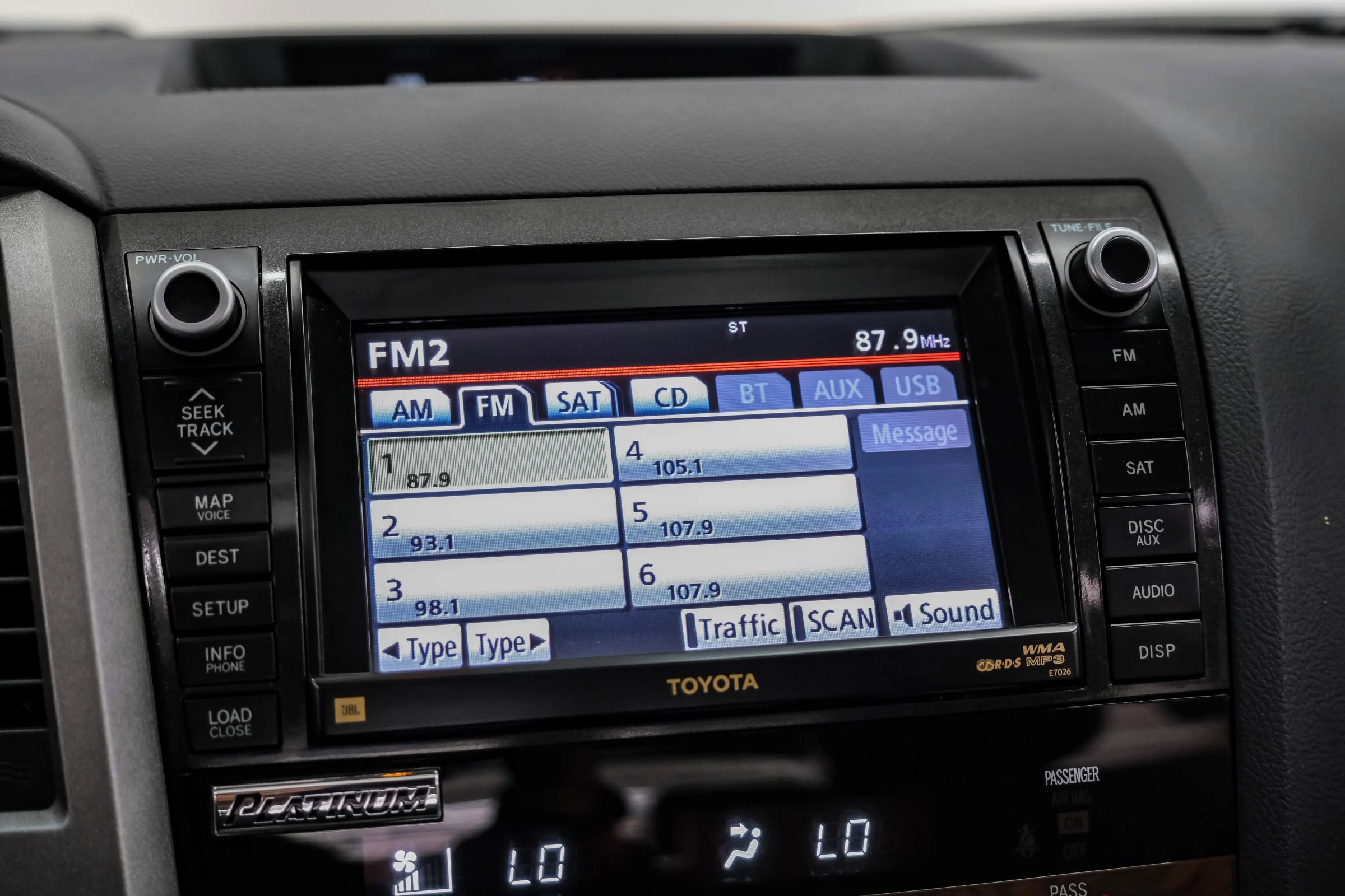 Used 2010 Toyota Tundra Limited AWD/4WD image 31