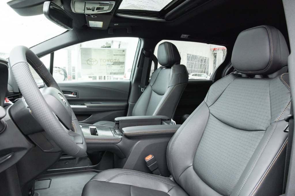 New 2026 Toyota Sienna XLE Woodland Edition AWD/4WD image 9