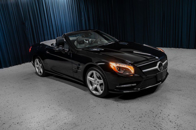 Used 2016 Mercedes-Benz SL 550 image 4