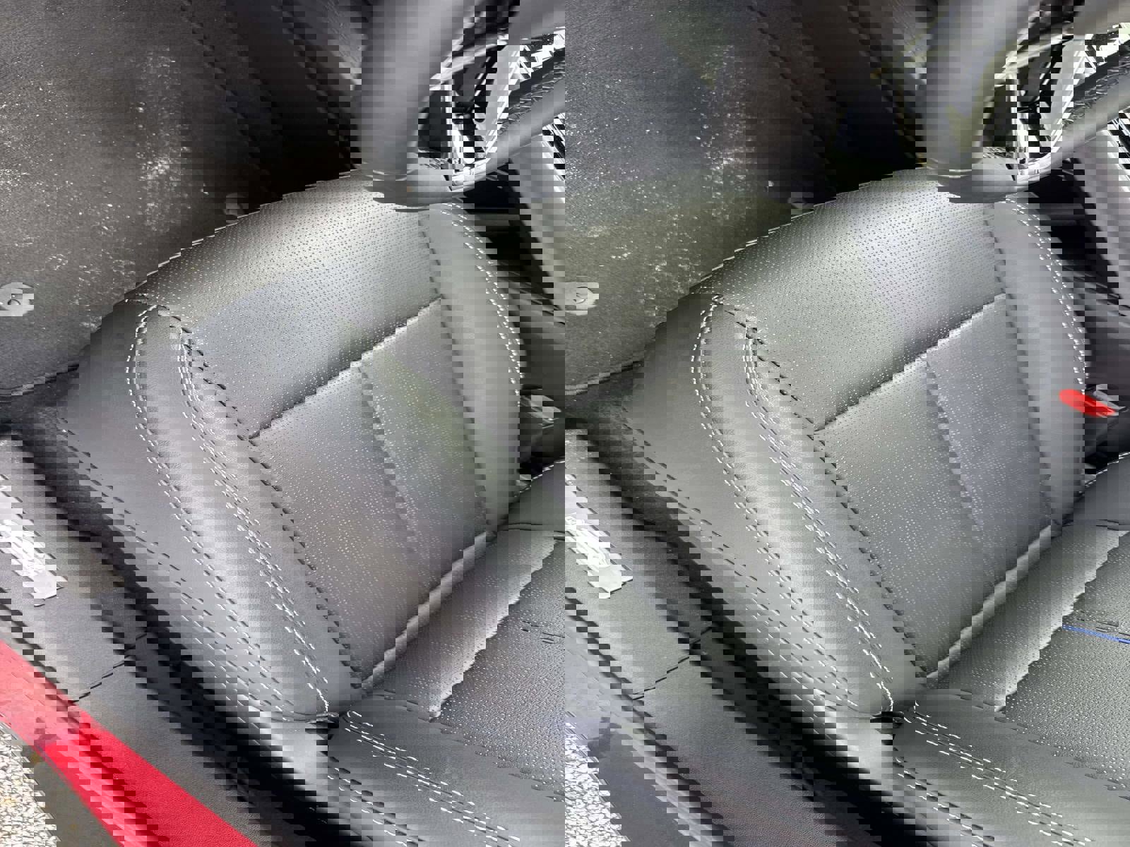 Used 2024 Cadillac Lyriq Sport image 14