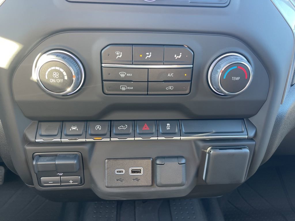 Used 2025 Chevrolet Silverado 1500 Custom w/ Turbomax Blackout Package image 17