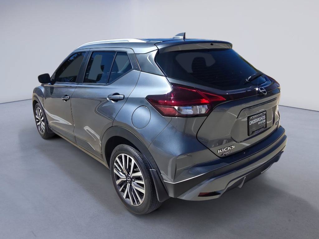 Used 2024 Nissan Kicks SV FWD image 3