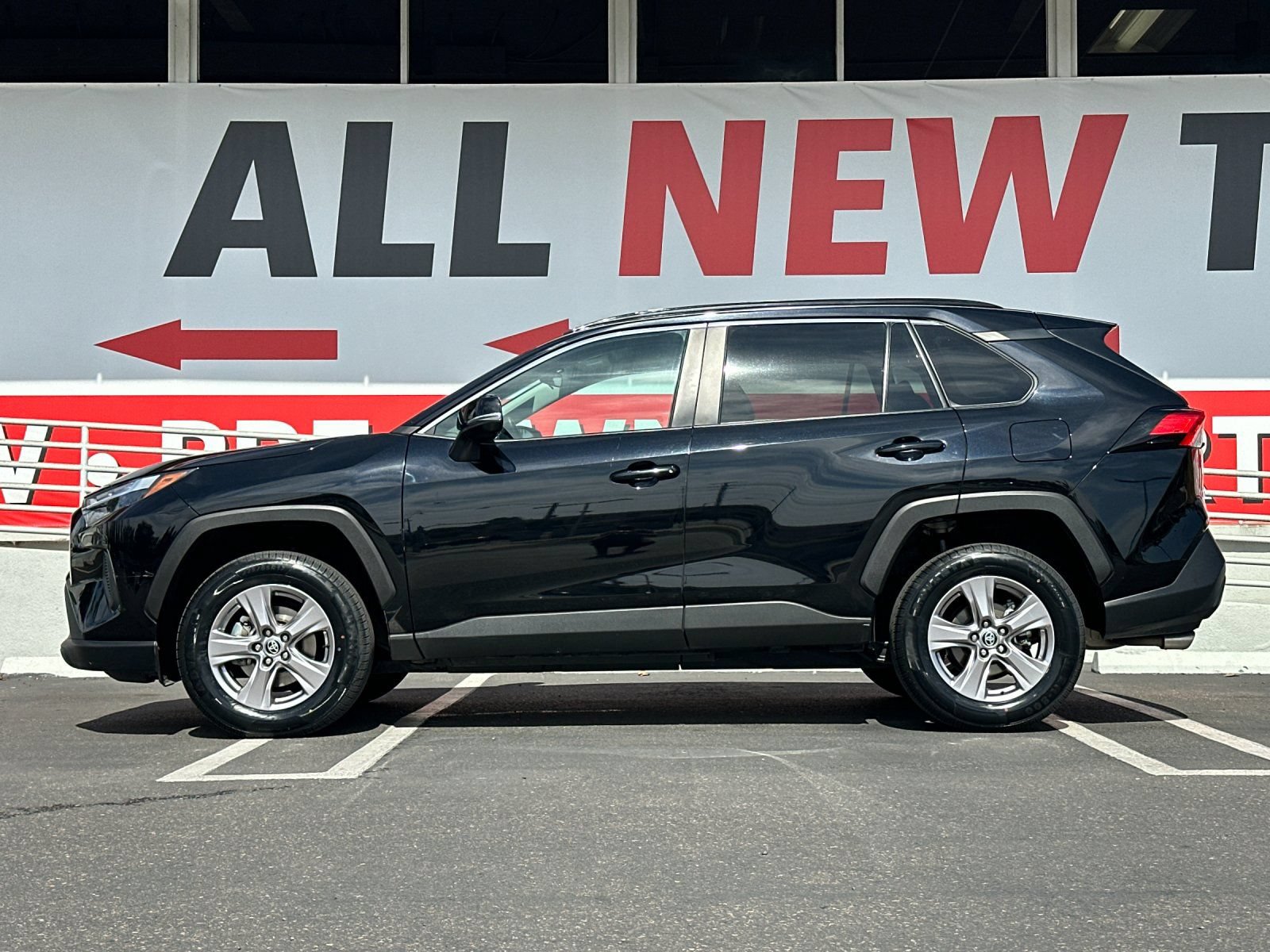 Used 2024 Toyota RAV4 XLE FWD image 2