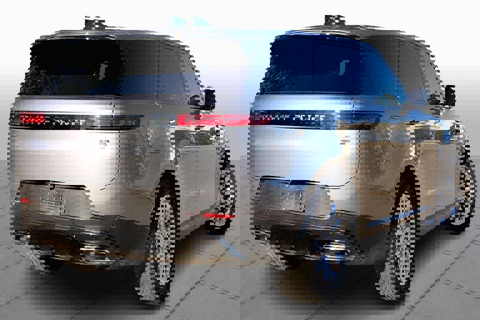 Used 2023 Land Rover Range Rover Sport SE image 13