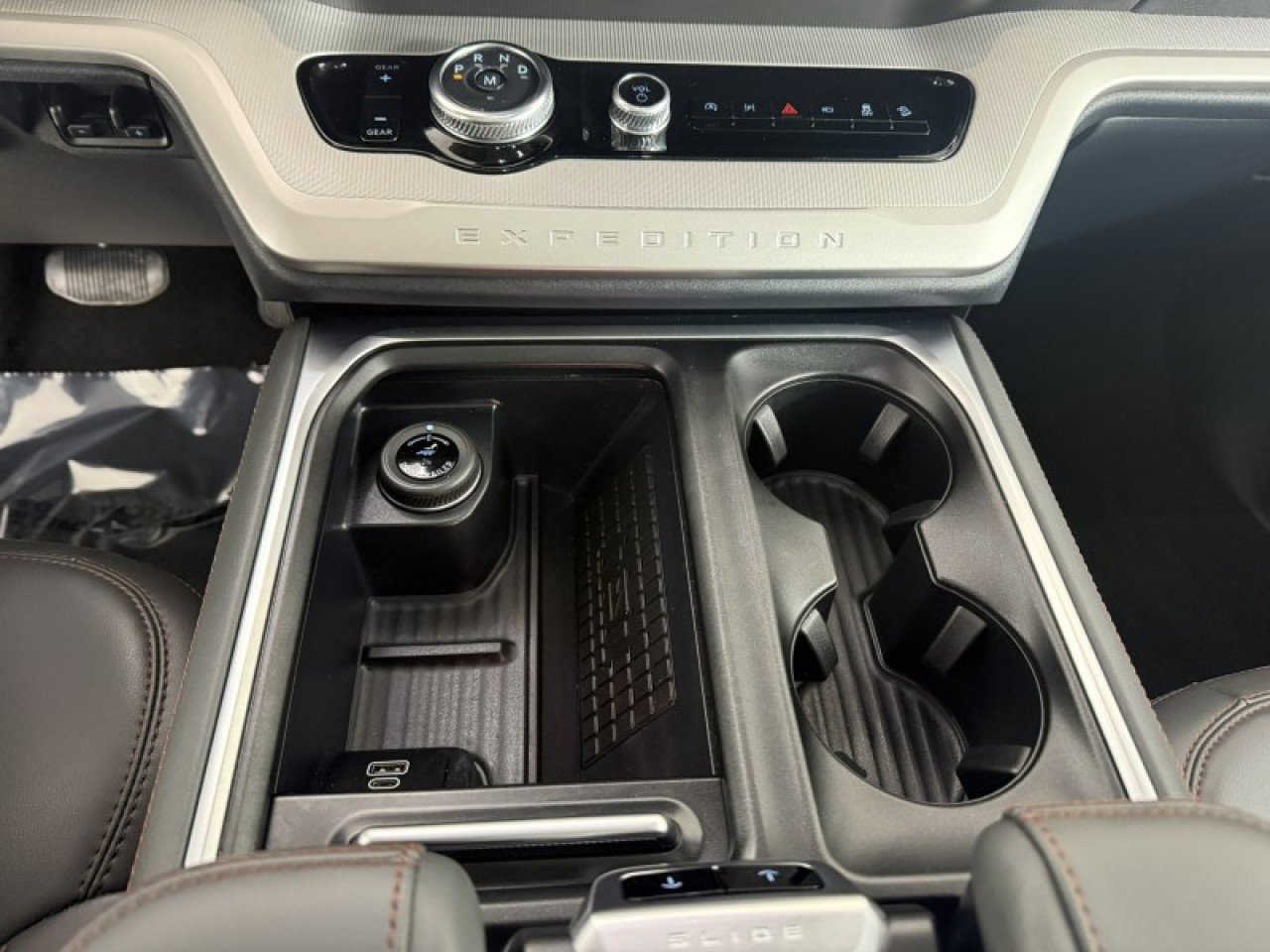 Used 2025 Ford Expedition Active AWD/4WD image 22