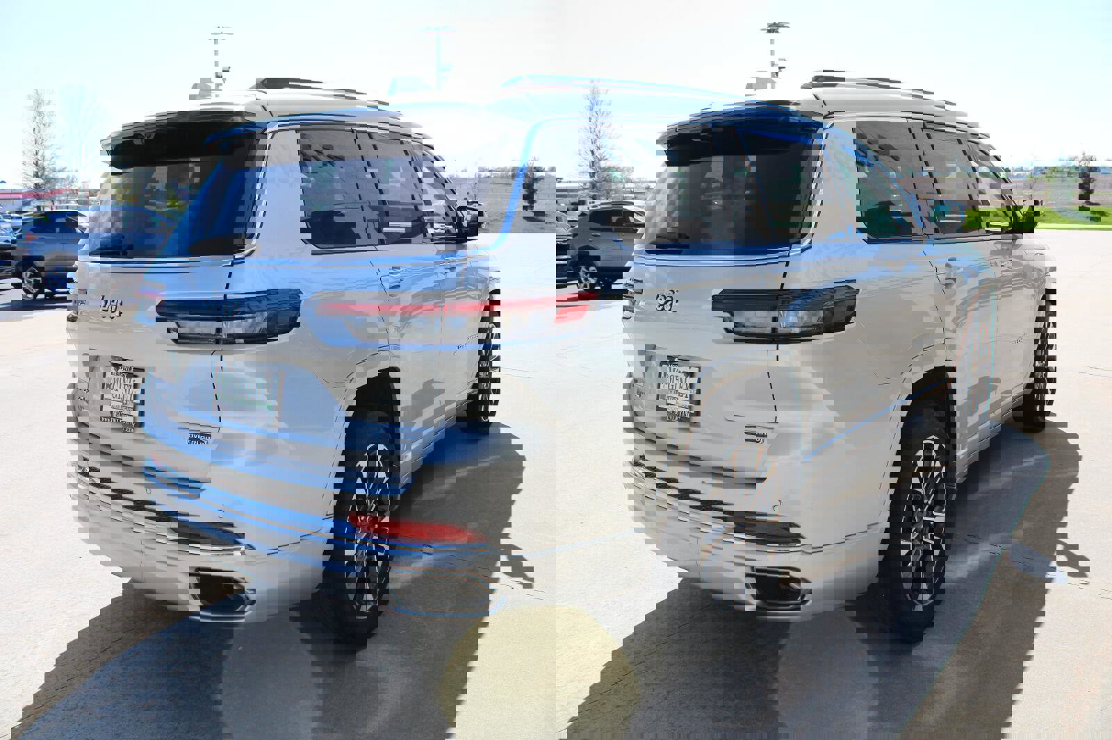 Used 2021 Jeep Grand Cherokee L Overland w/ Luxury Tech Group IV image 7