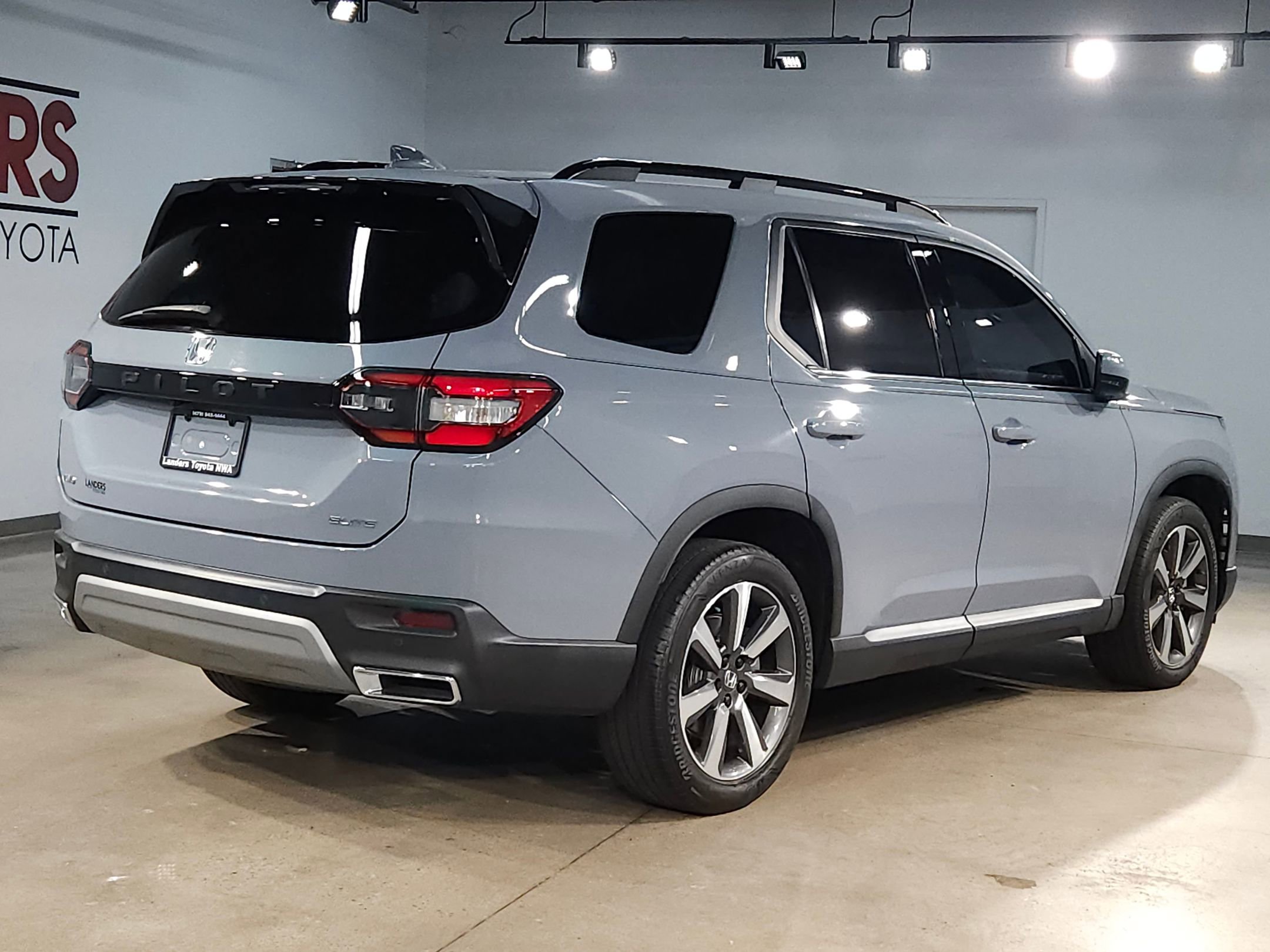 Used 2024 Honda Pilot Elite image 7