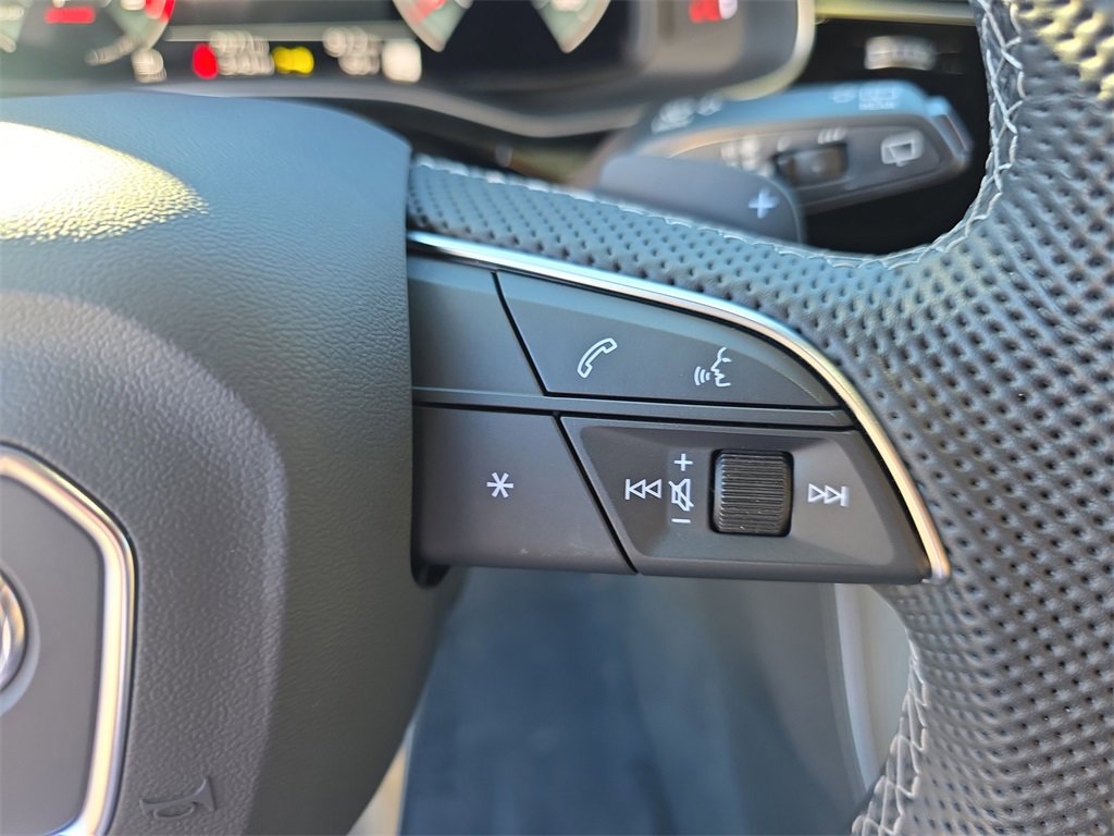 Used 2025 Audi SQ7 Premium Plus image 35