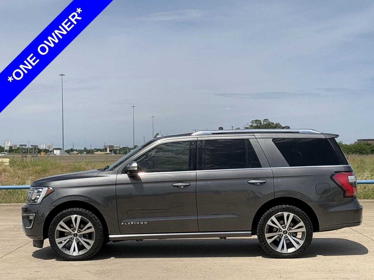 Used 2021 Ford Expedition Platinum AWD/4WD image 3