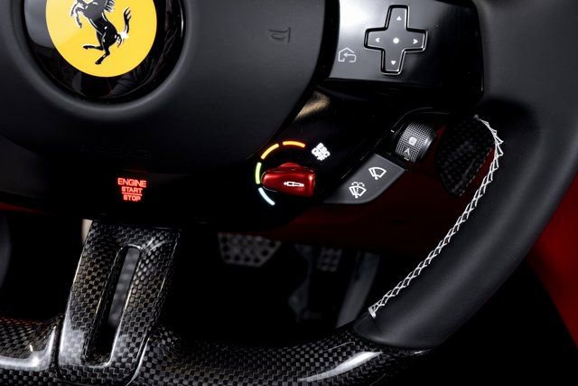 Certified 2025 Ferrari Roma Spider RWD image 43