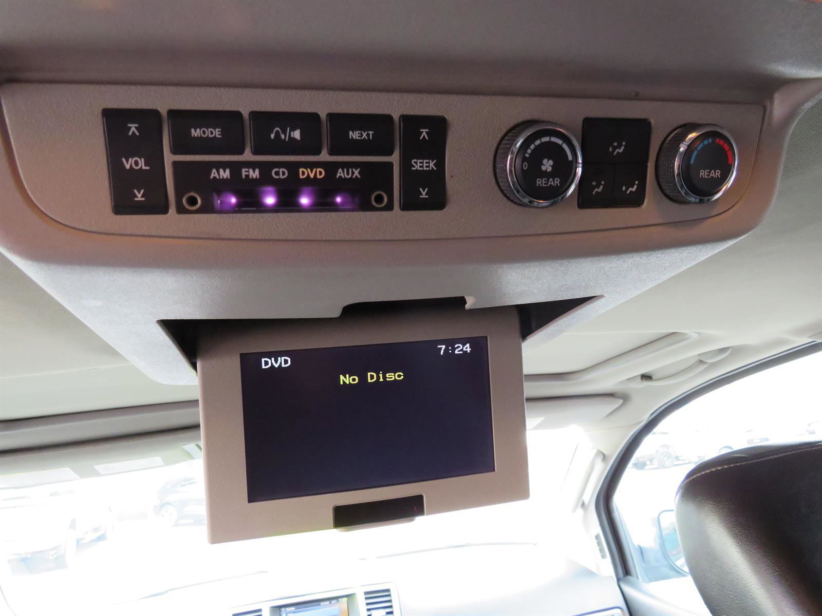 Used 2011 Nissan Armada Platinum w/ 2nd Row Captain Seat Pkg image 22