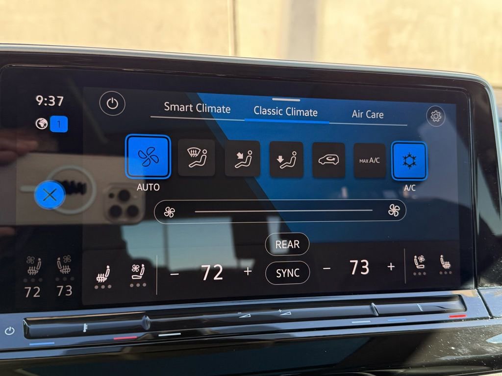 Certified 2025 Volkswagen Atlas SEL image 18