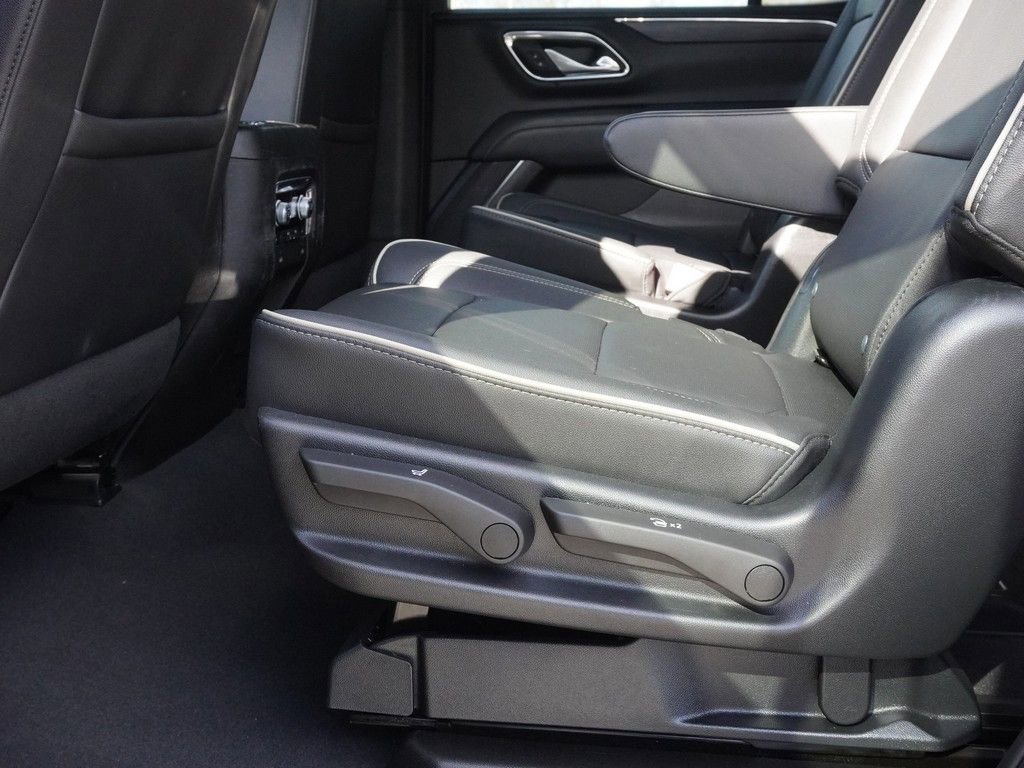 Used 2023 GMC Yukon SLT w/ SLT Premium Package image 42