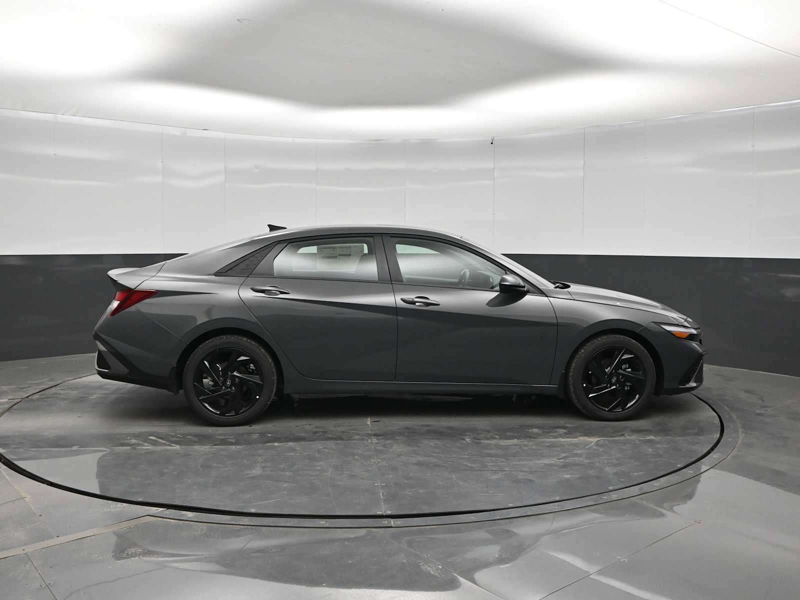 New 2026 Hyundai Elantra SEL Sport FWD image 8