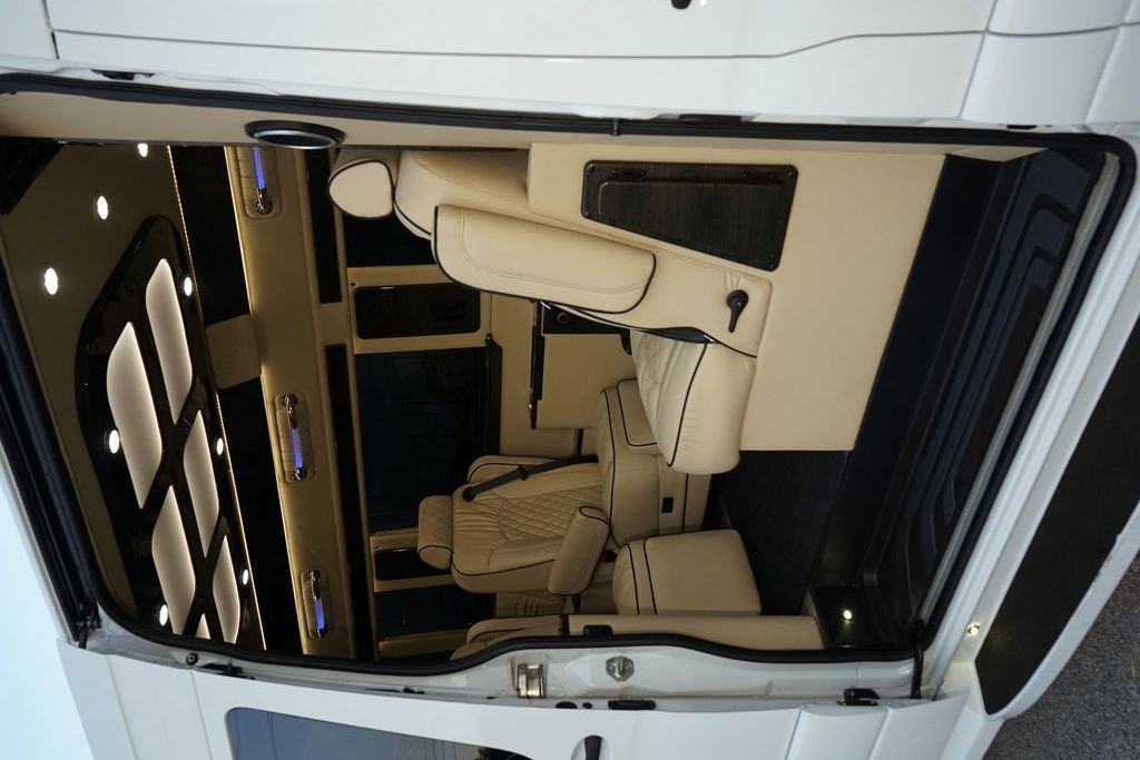 Used 2022 Mercedes-Benz Sprinter 3500 image 22