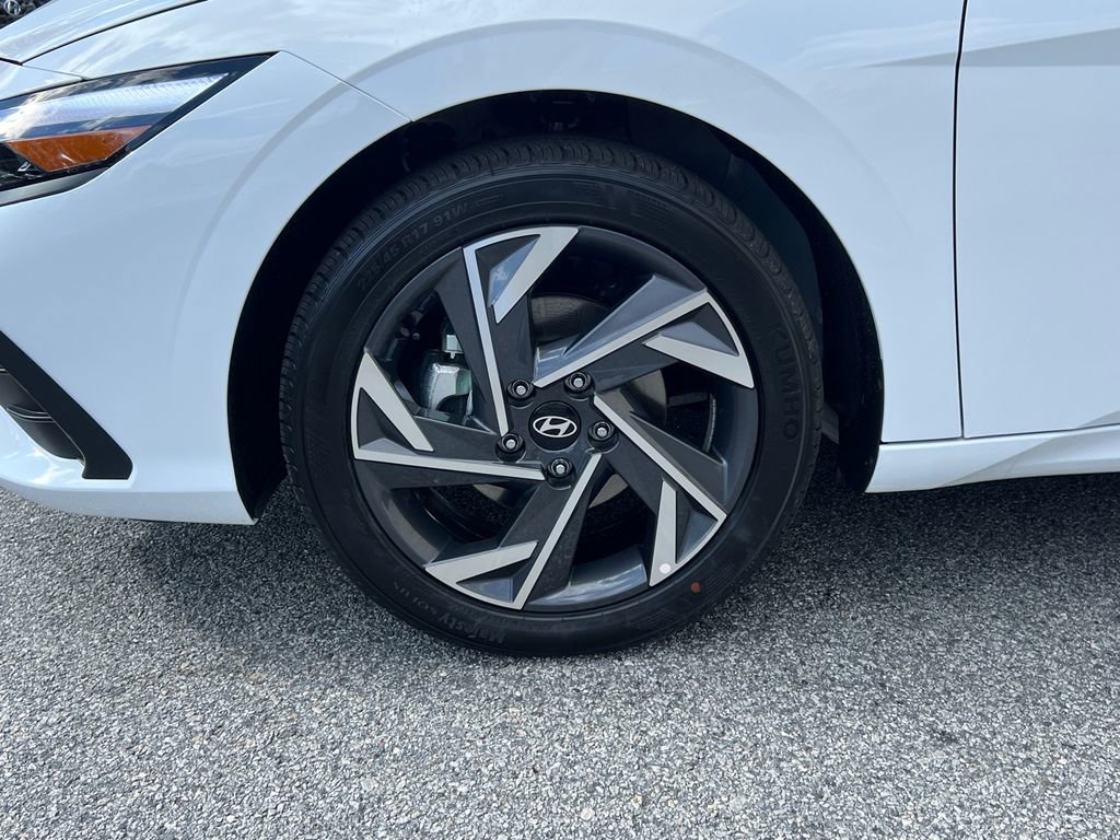 New 2025 Hyundai Elantra Sport image 11