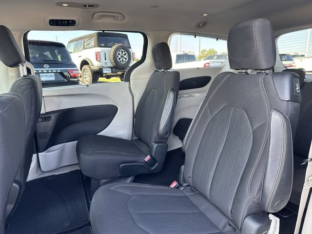 Used 2017 Chrysler Pacifica Touring Plus FWD image 12