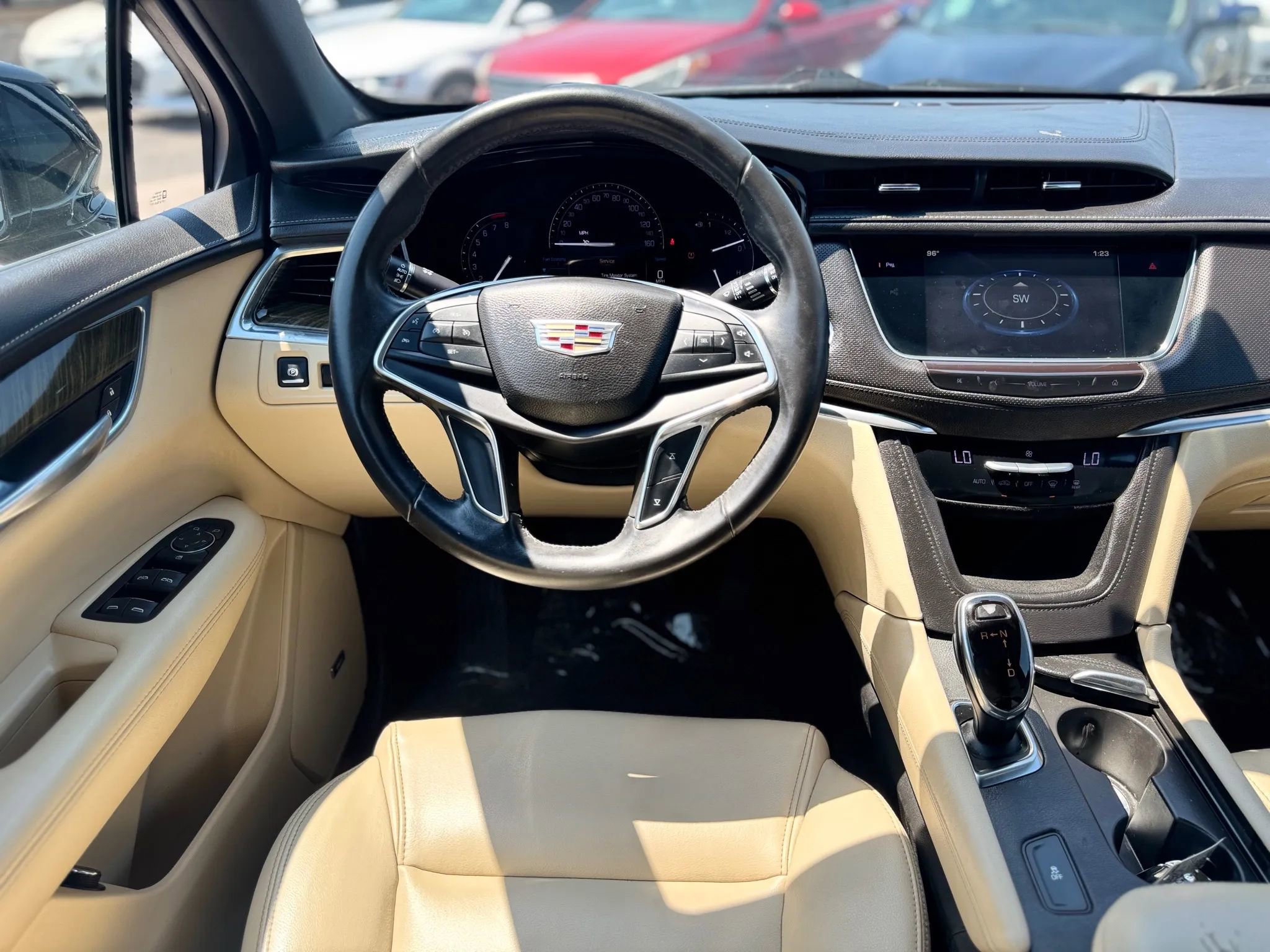 Used 2017 Cadillac XT5 Sport Utility 4D FWD image 34