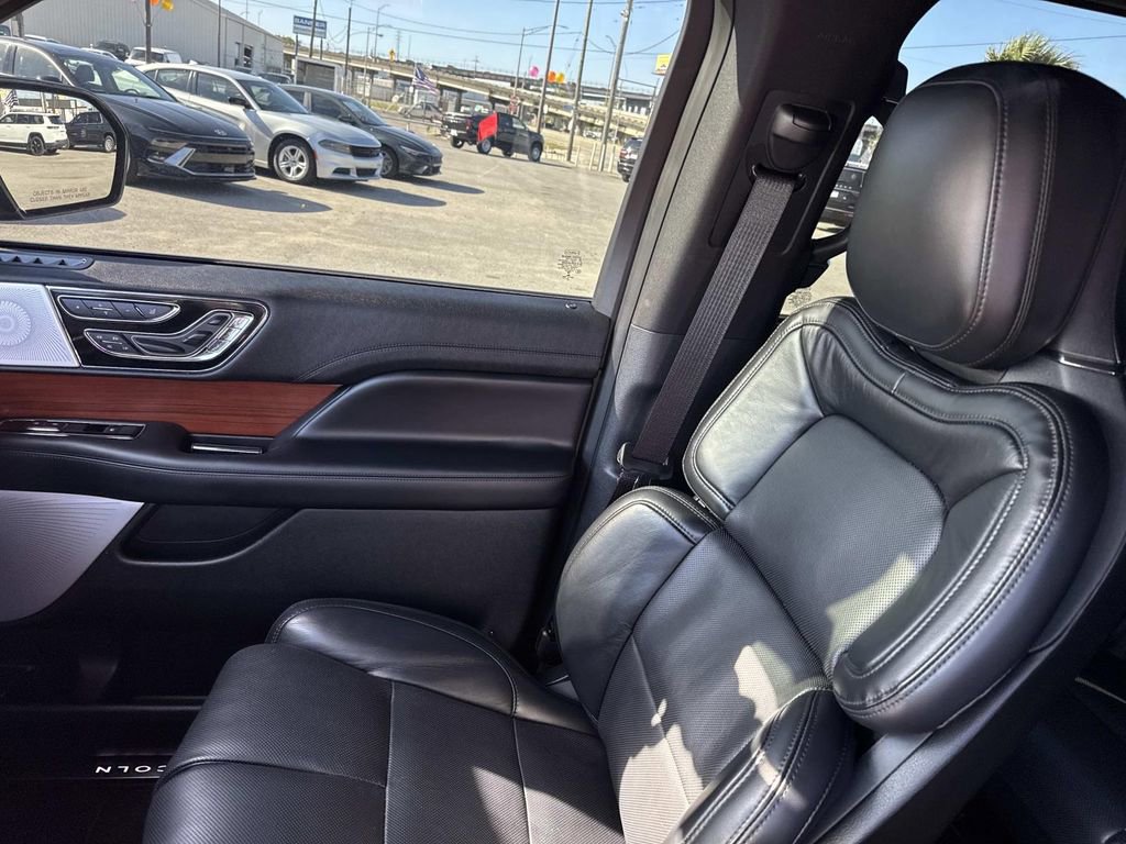 Used 2020 Lincoln Navigator Reserve w/ Equipment Group 208A Reserve image 16