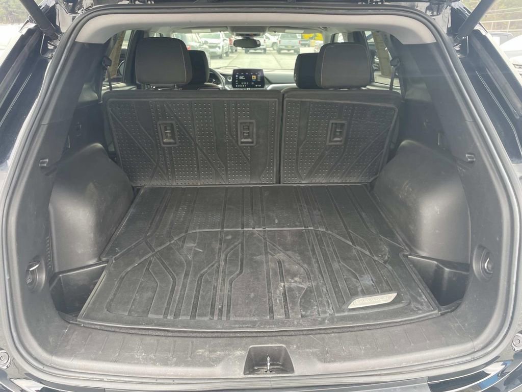 Used 2024 Chevrolet Blazer LT w/ Convenience Package image 11