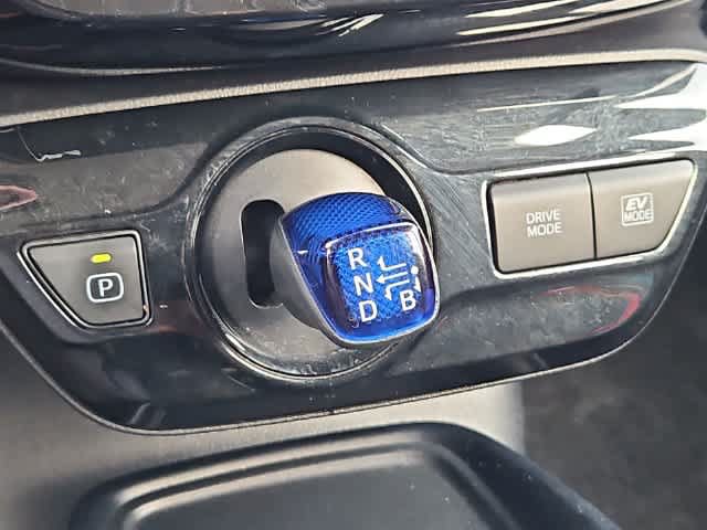 Used 2022 Toyota Prius LE FWD image 25