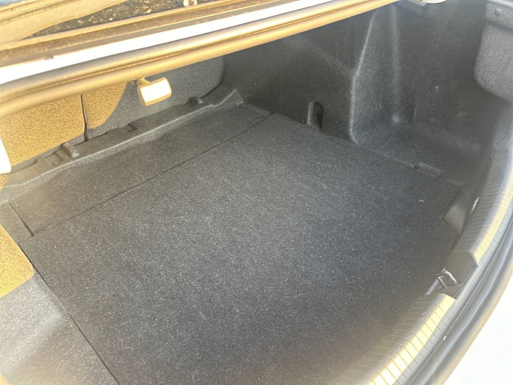 Used 2024 Chevrolet Malibu LT image 28