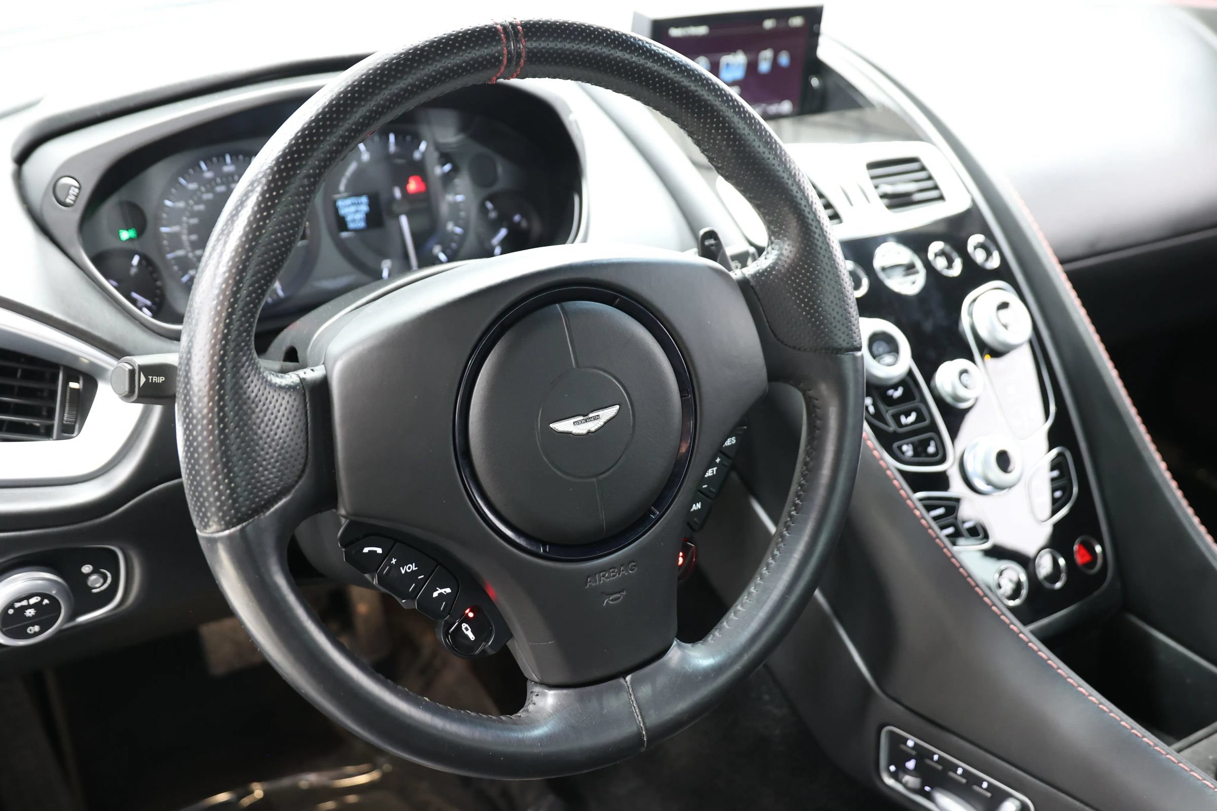 Used 2014 Aston Martin Vanquish Coupe RWD image 26