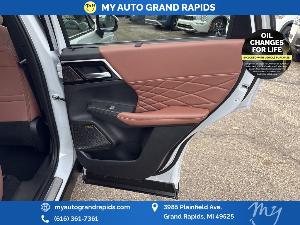 Used 2026 Mitsubishi Outlander SEL AWD/4WD image 14