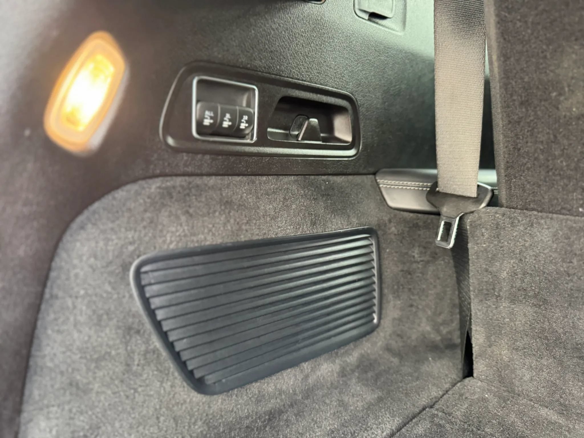 Used 2023 Mercedes-Benz GLS 63 AMG 4MATIC w/ Warmth & Comfort Package image 43