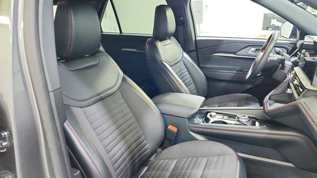 Used 2025 Ford Explorer ST-Line AWD/4WD image 26