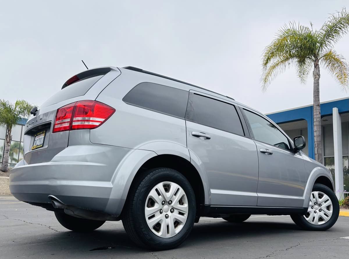 Used 2016 Dodge Journey SE w/ Flexible Seating Group FWD image 6