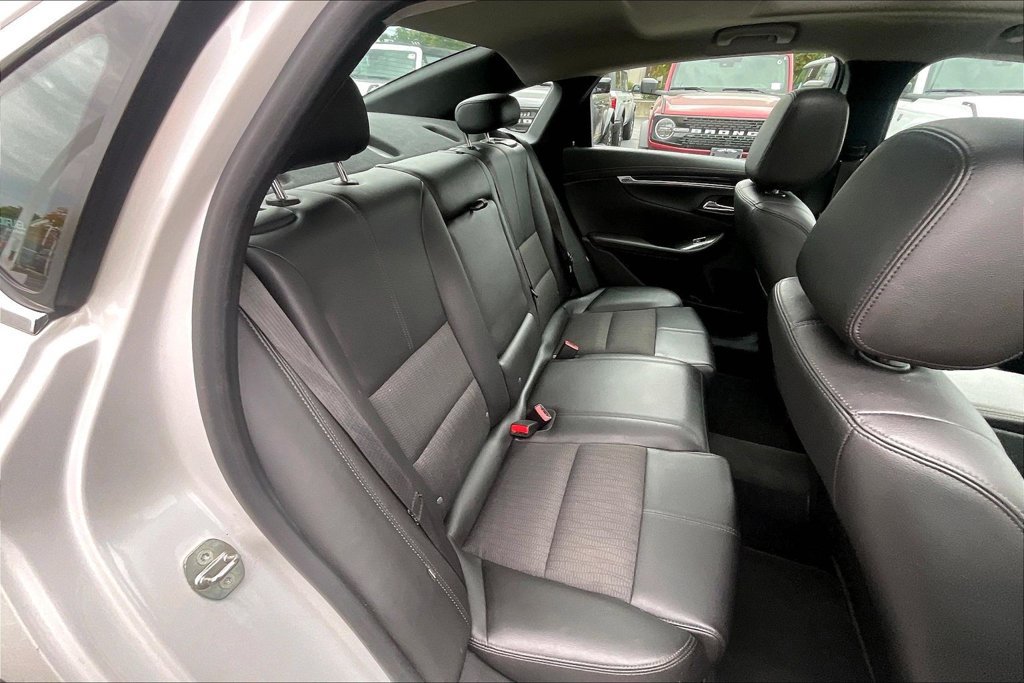 Used 2017 Chevrolet Impala LT w/ Convenience Package FWD image 26