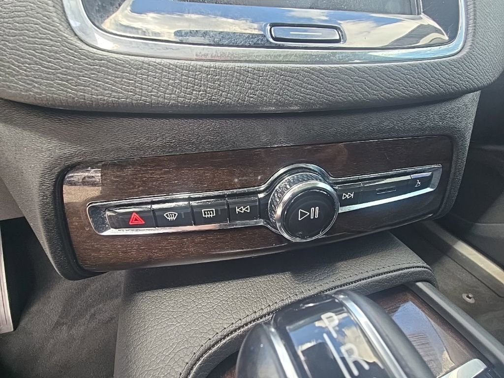 Used 2019 Volvo XC90 T5 Momentum w/ Advanced Package FWD image 25