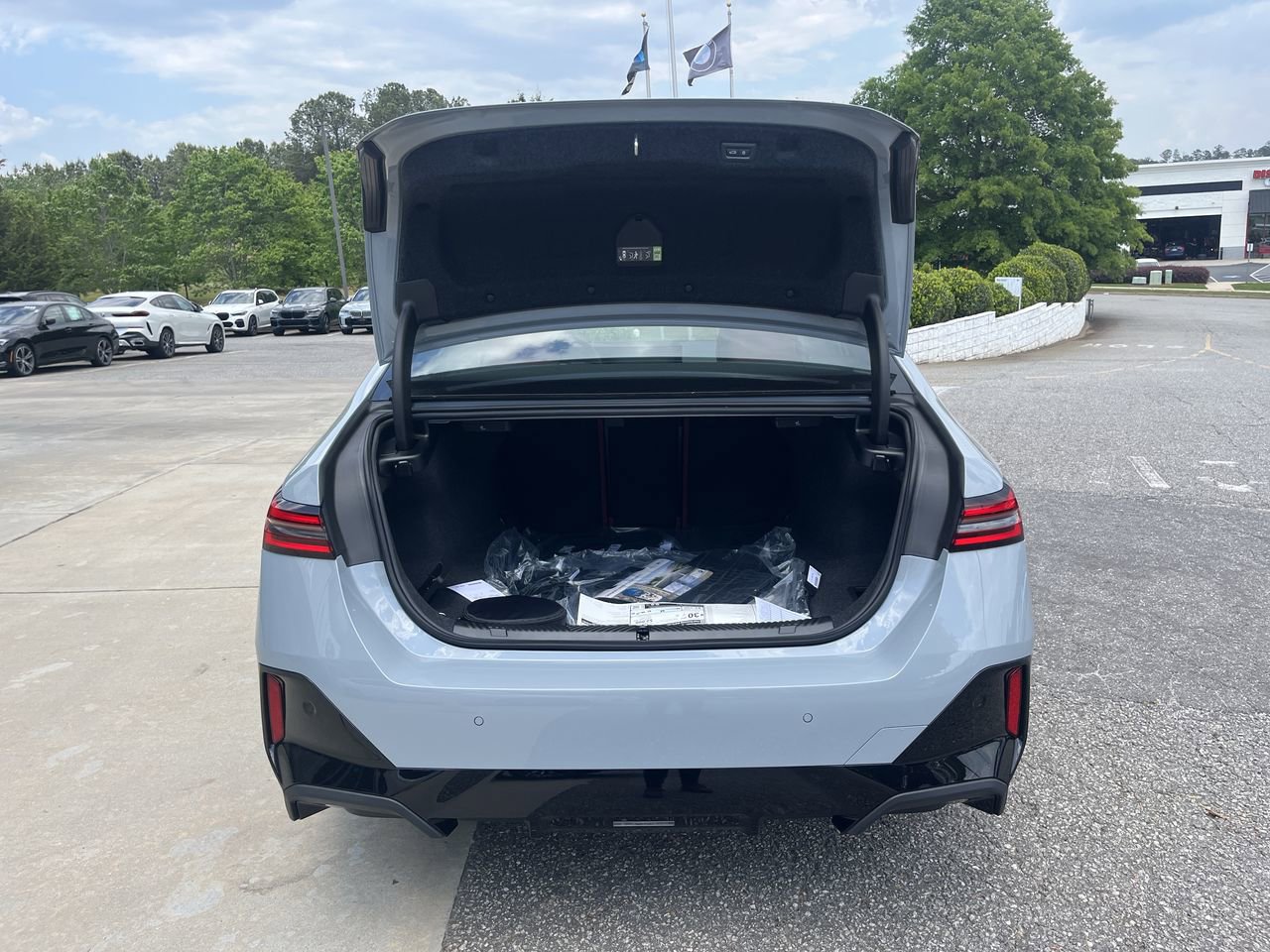 New 2026 BMW 530i xDrive w/ M Sport Package AWD/4WD image 34