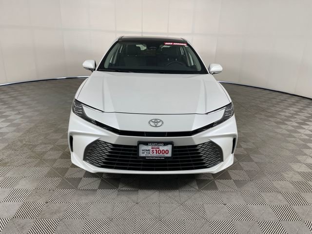 Used 2025 Toyota Camry XLE AWD/4WD image 17