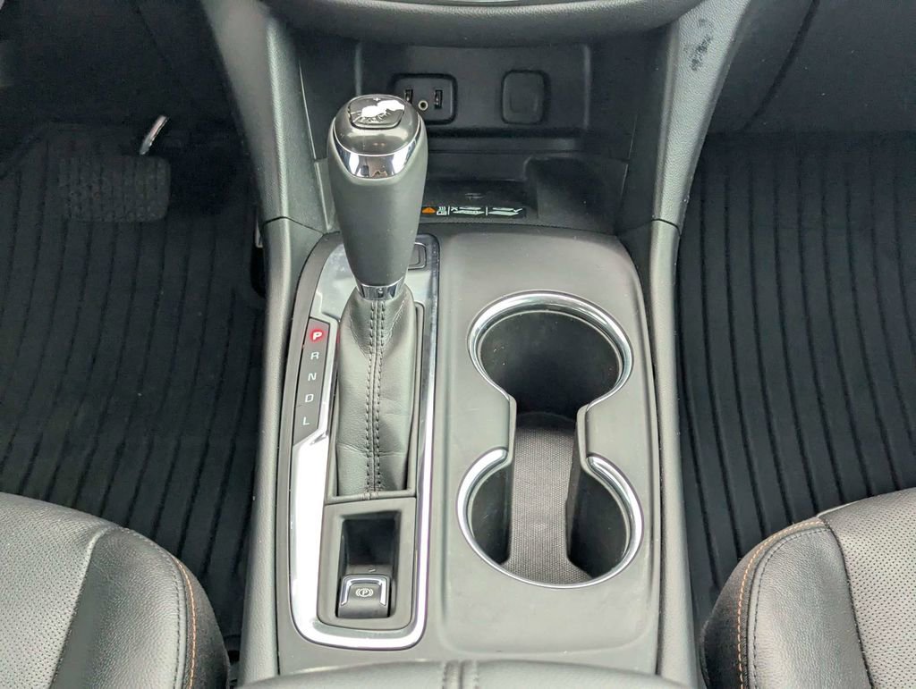 Used 2018 Chevrolet Equinox Premier FWD image 19