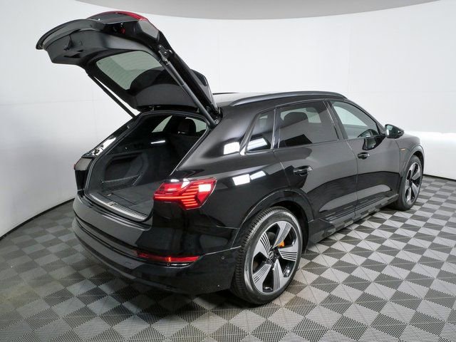 Certified 2022 Audi e-tron Premium Plus w/ Premium Plus Package image 27